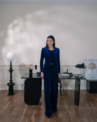 Cropped Majestic Blue Velvet Blazer - Atelier de La Hang