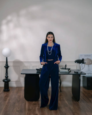 Cropped Majestic Blue Velvet Blazer - Atelier de La Hang